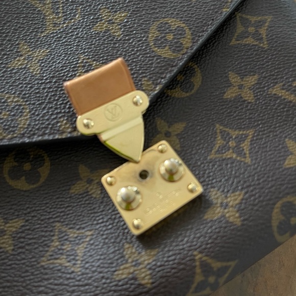 Louis Vuitton Pochette Métis handbag - Picture 9 of 10